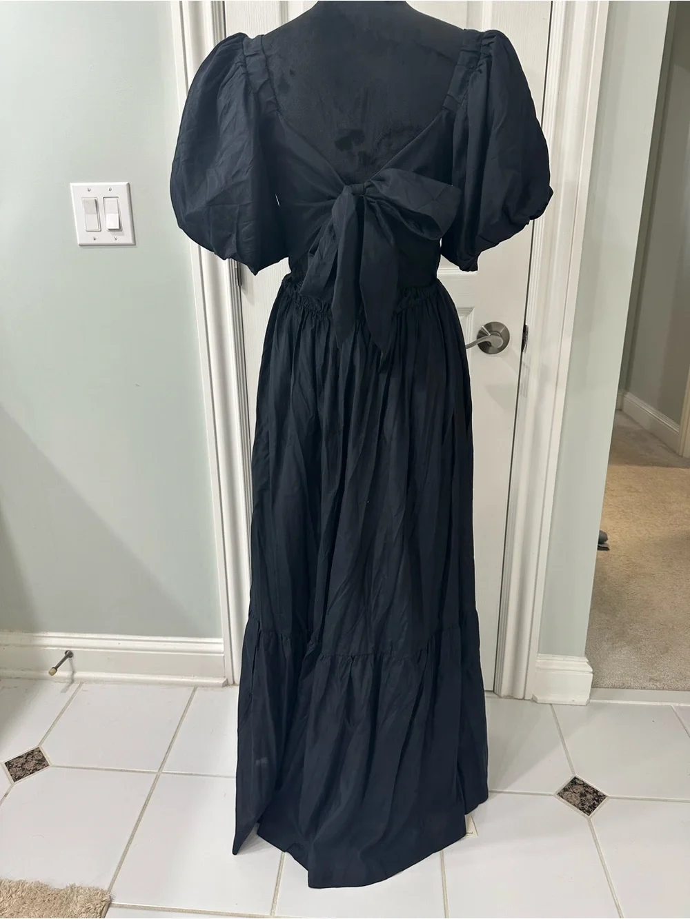 Abercrombie & Fitch Black Puff-Sleeve Maxi Dress - Elegant Women's Evening Dress